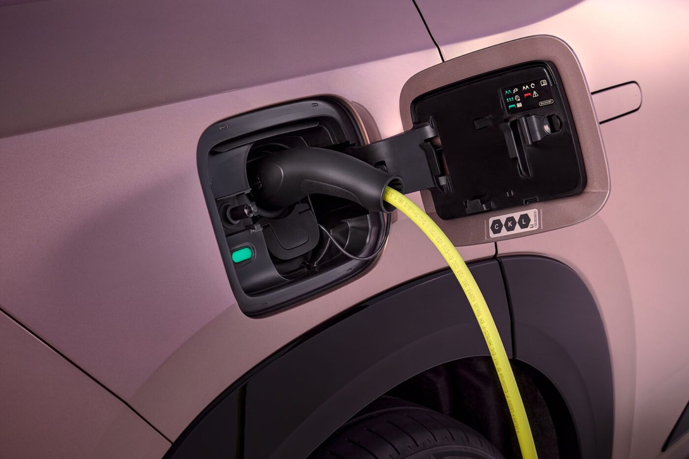 skoda peaq 2026 012 ladestation charging station typ 2 type 2 min Skoda peaq ladestation charging station typ type min