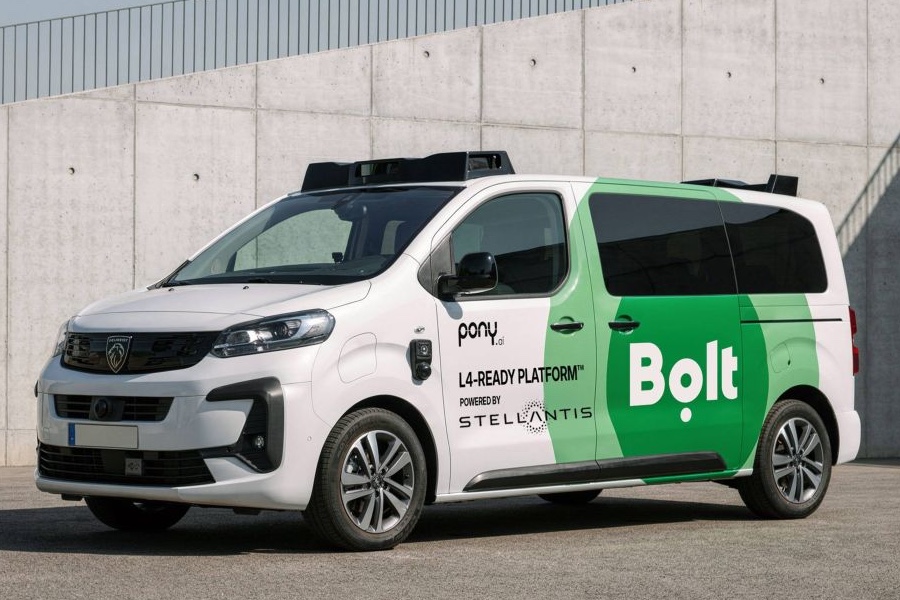 Stellantis bolt ponyai peugeot e traveller autonomes fahren