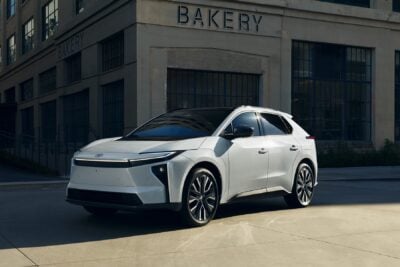 Toyota bz usa modelljahr