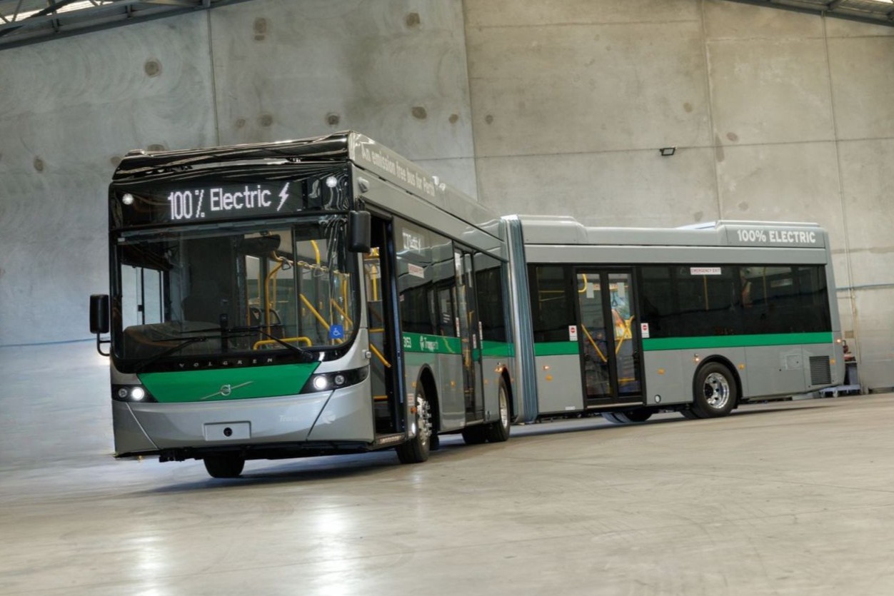 Autobuses Volvo Australia, autobuses eléctricos, Volvo BZL eléctrico articulado (imagen recortada)