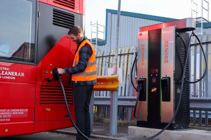 Estación de recarga Zenobe para autobuses eléctricos del Reino Unido