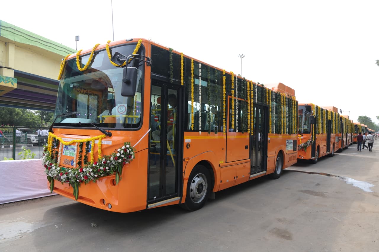 Vadodara electric bus jbm ecolife e9